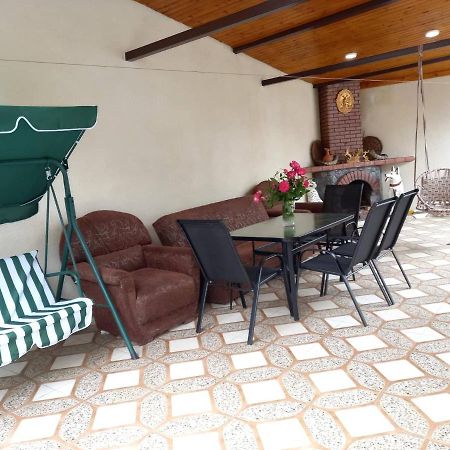 קאחתי Guest House Ivo מראה חיצוני תמונה